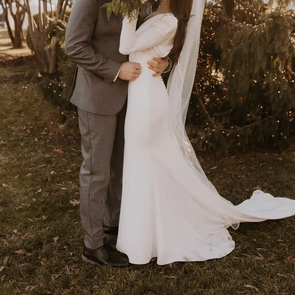 Beautiful Adrienne Wedding Gown - Picture 7 of 16